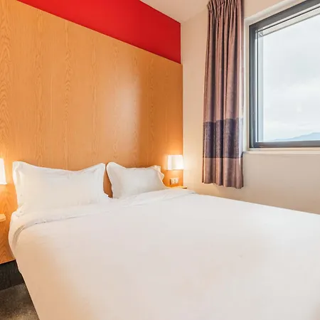 Expo Hotel 3*