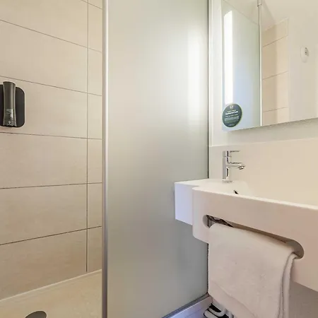 Expo Hotel 3*