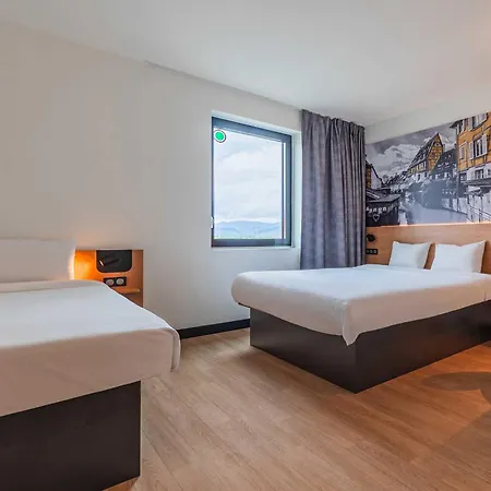 Expo Hotel 3*