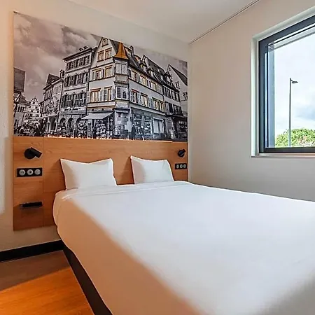 Expo Hotel 3*