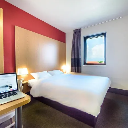 Expo Hotel