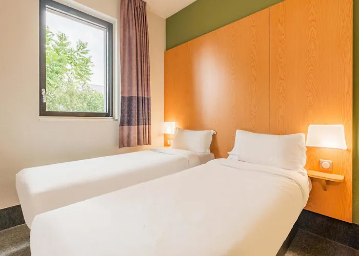 Expo Hotel