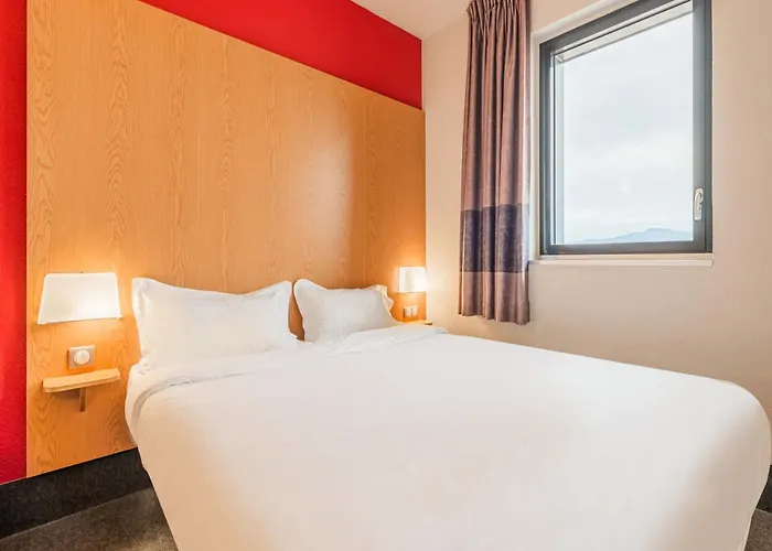 Expo Hotel 3*