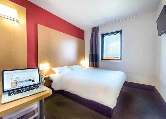 Expo Hotel